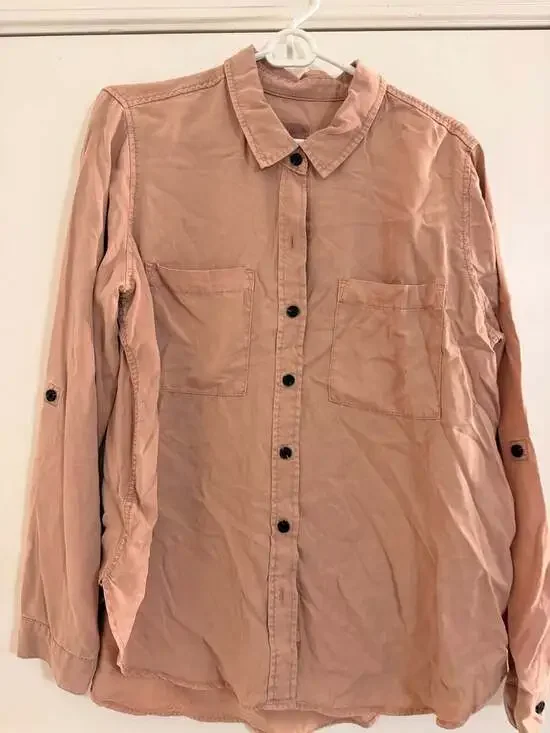 Universal Thread Women's Long Sleeve Button-Down Relaxed Fit Utility Shirt with - Picture 2 of 5